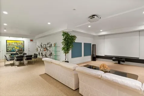 118 Wescott Battery Castine ME 04421