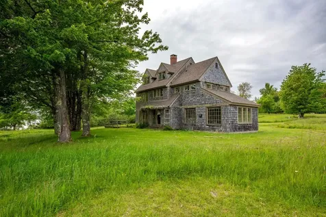 118 Wescott Battery Castine ME 04421
