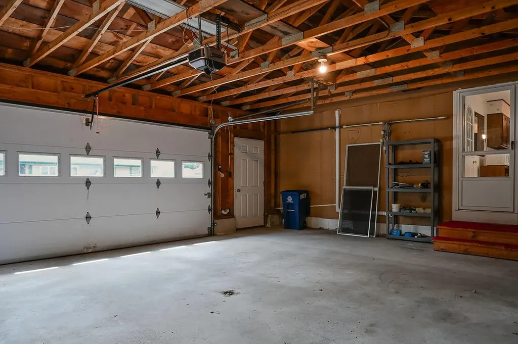20 Swale Lane Lewiston ME 04240