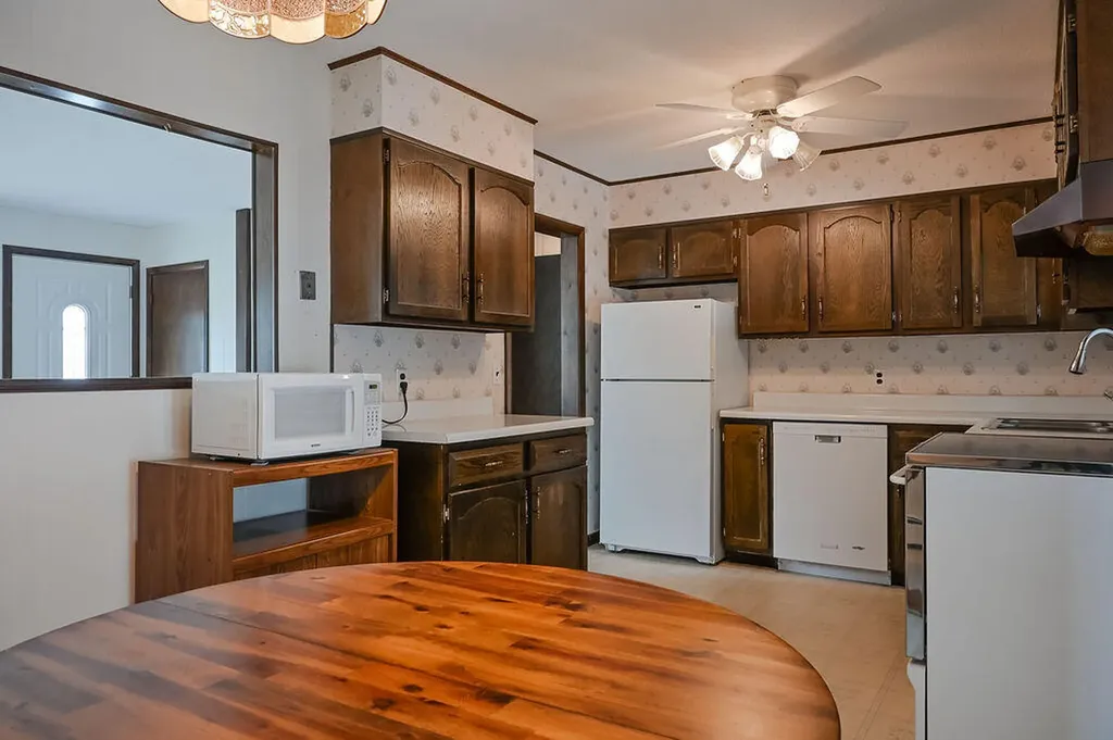 20 Swale Lane Lewiston ME 04240