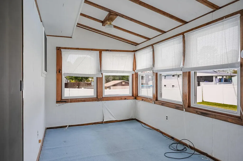 20 Swale Lane Lewiston ME 04240