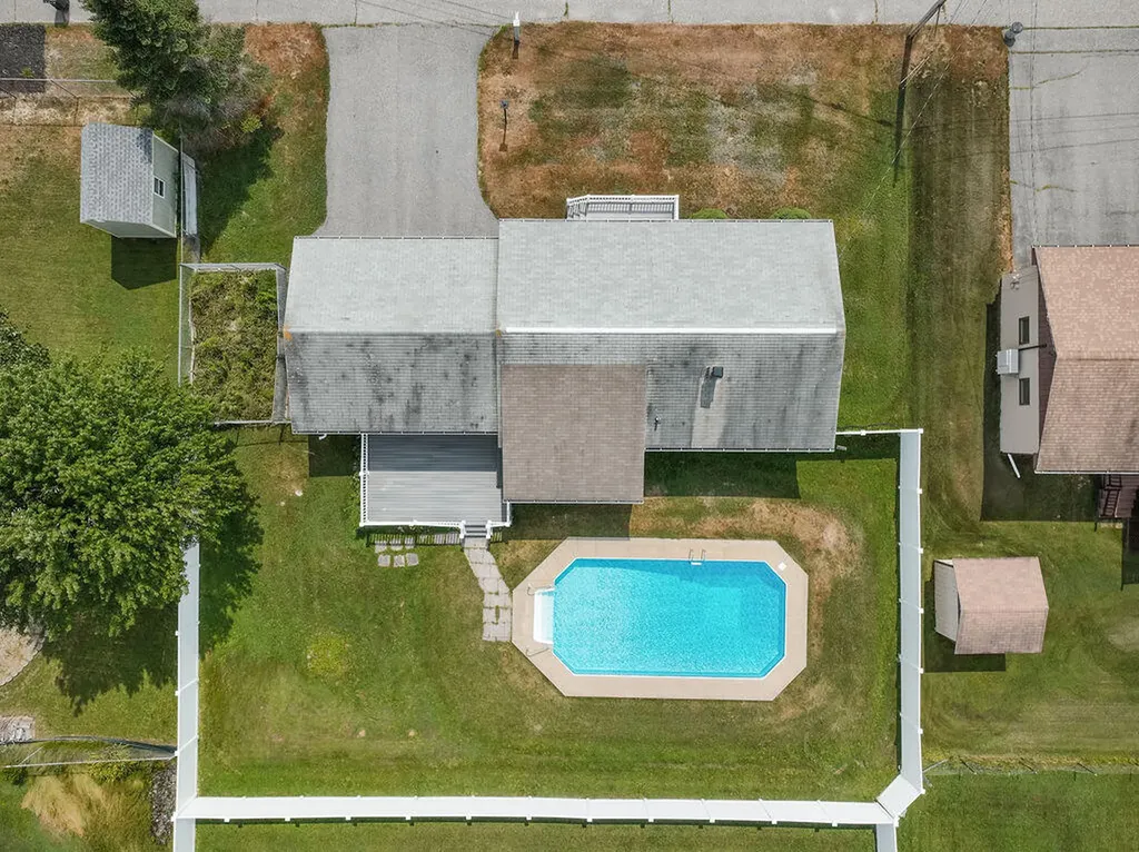 20 Swale Lane Lewiston ME 04240