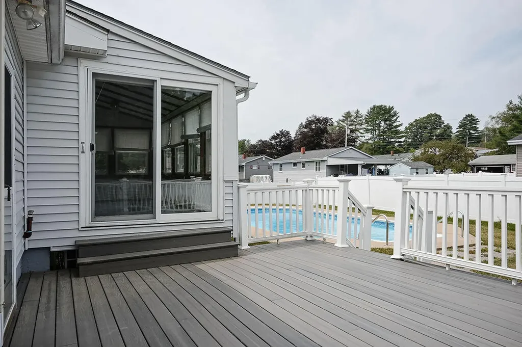 20 Swale Lane Lewiston ME 04240