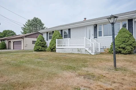 20 Swale Lane Lewiston ME 04240