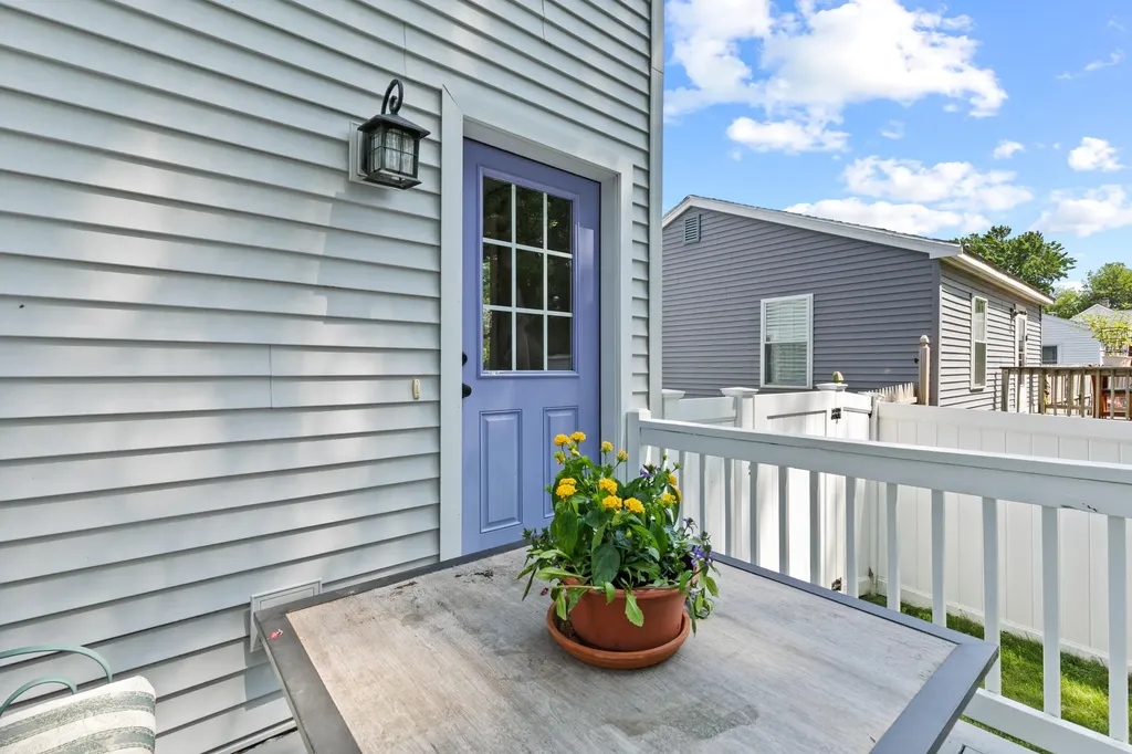 98 Cumberland Road South Portland ME 04106