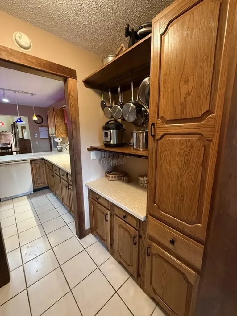 10 Penny Lane Lincoln ME 04457