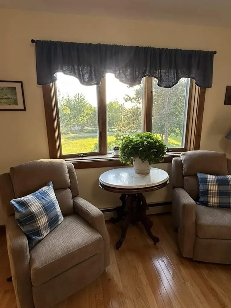 10 Penny Lane Lincoln ME 04457