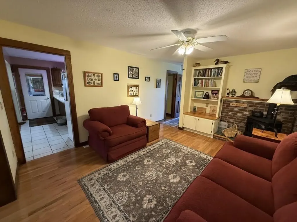 10 Penny Lane Lincoln ME 04457