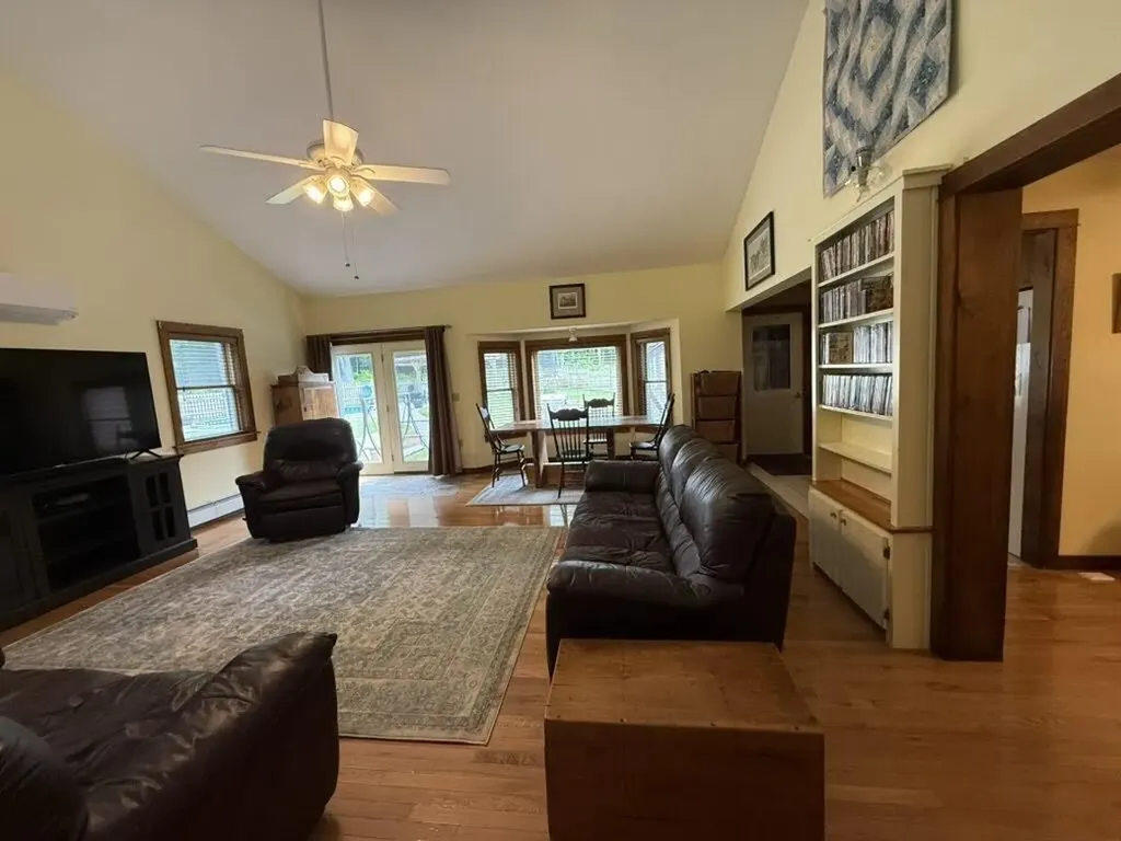 10 Penny Lane Lincoln ME 04457