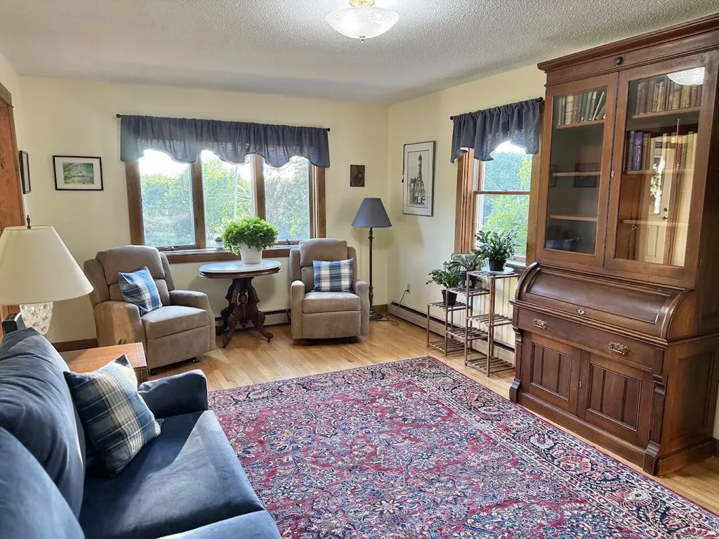 10 Penny Lane Lincoln ME 04457