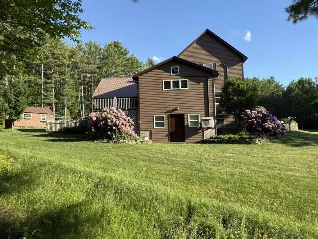 10 Penny Lane Lincoln ME 04457