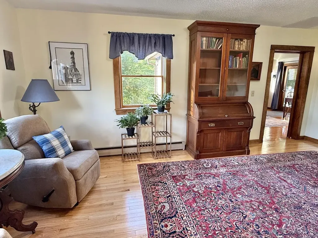 10 Penny Lane Lincoln ME 04457