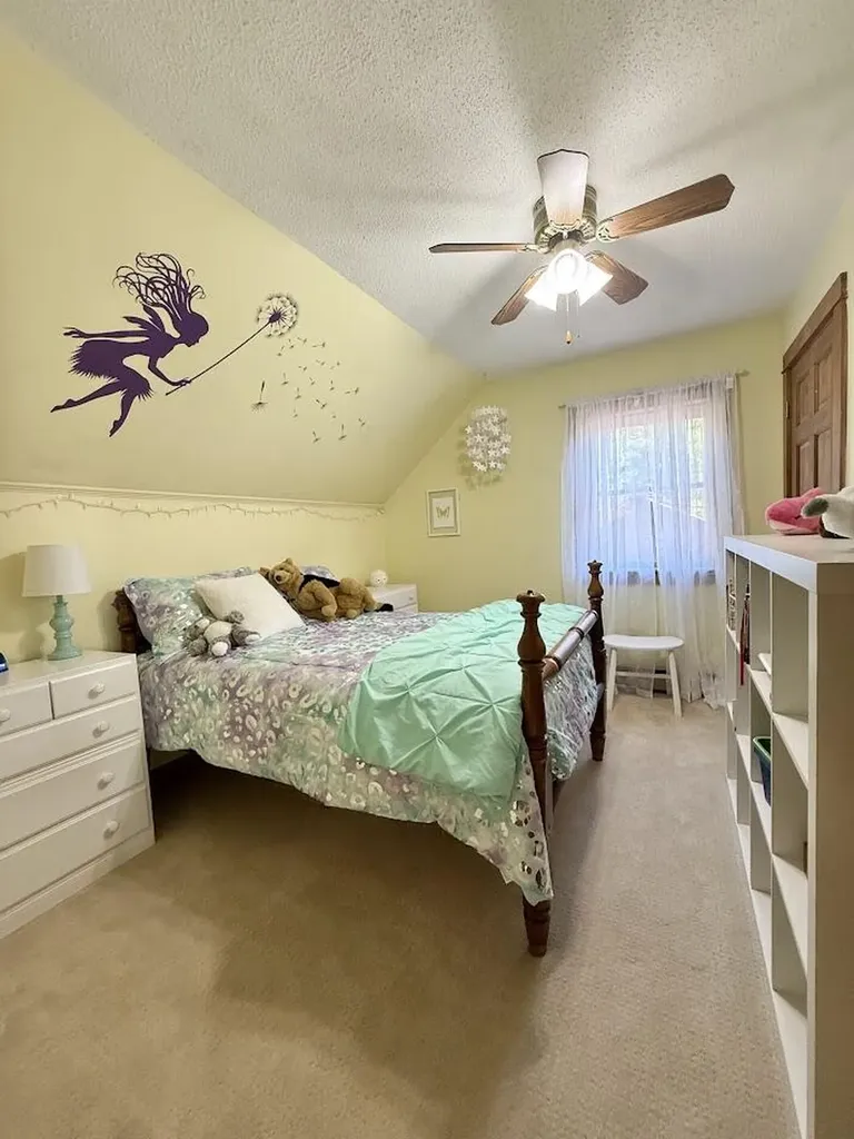 10 Penny Lane Lincoln ME 04457