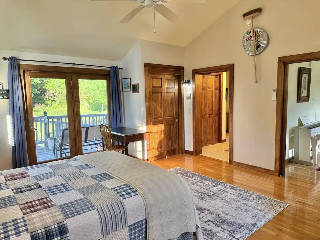10 Penny Lane Lincoln ME 04457