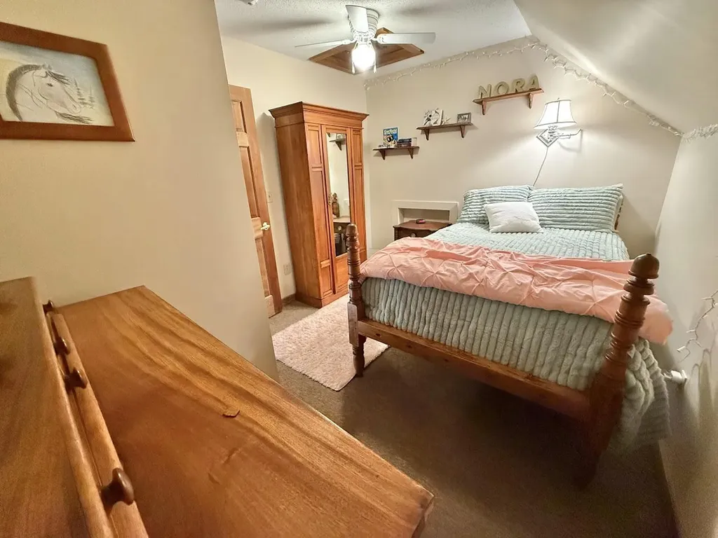 10 Penny Lane Lincoln ME 04457