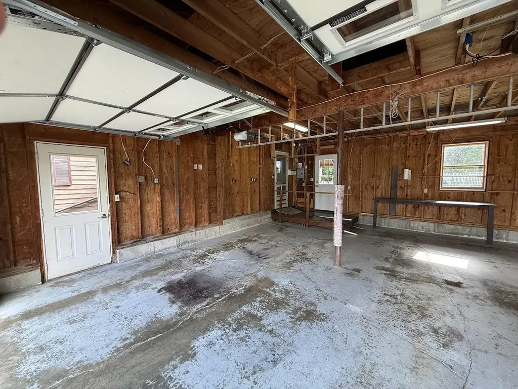 10 Penny Lane Lincoln ME 04457