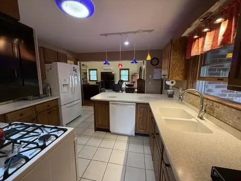 10 Penny Lane Lincoln ME 04457