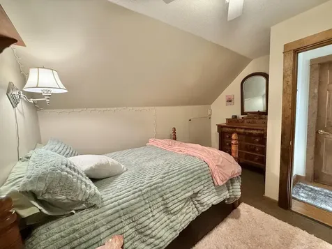 10 Penny Lane Lincoln ME 04457