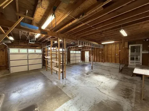 10 Penny Lane Lincoln ME 04457