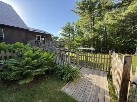 10 Penny Lane Lincoln ME 04457