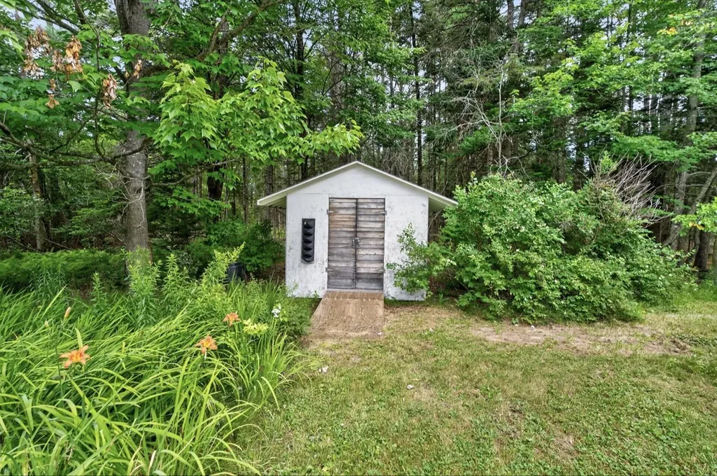 113 Shaw Road Dover-foxcroft ME 04426