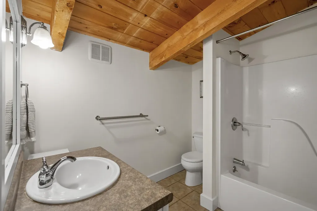 96 Shoal Cove Road West Bath ME 04530