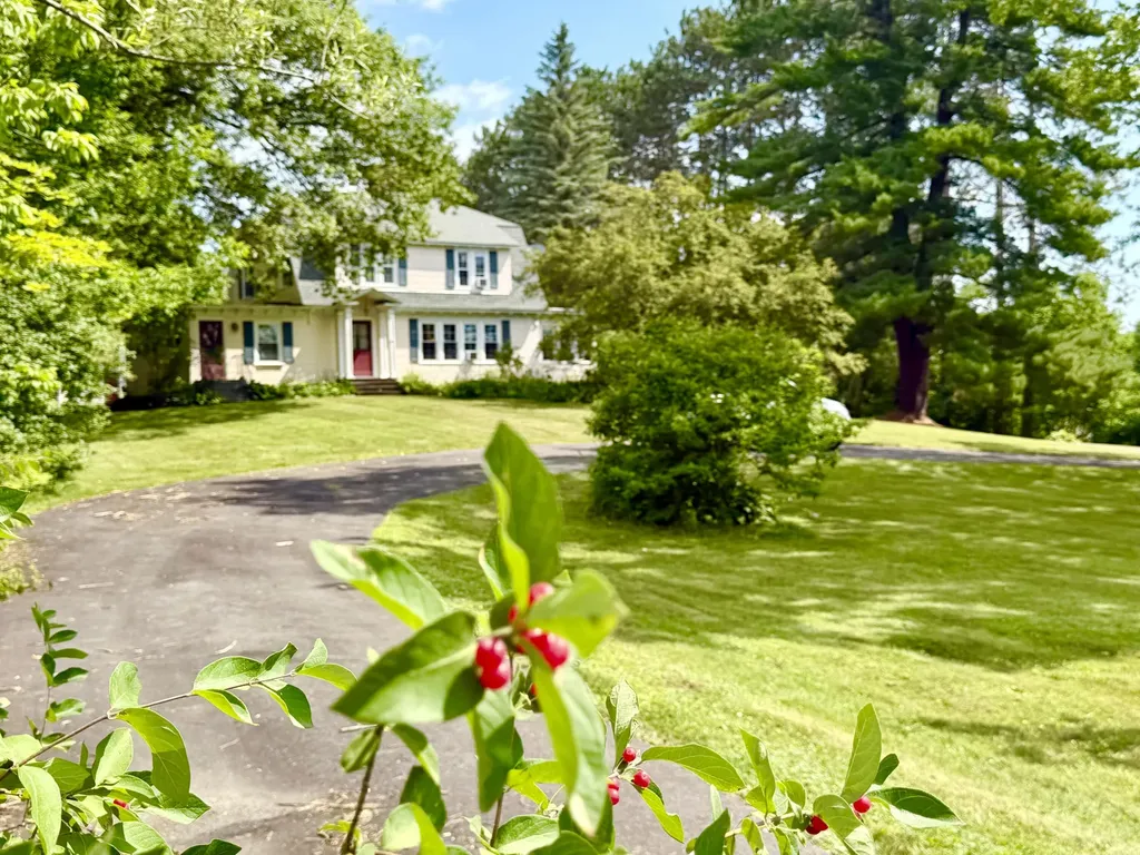 27 High Street Guilford ME 04443