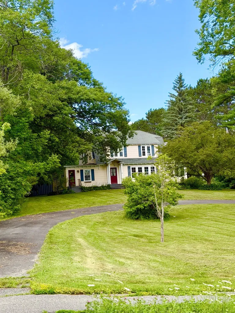 27 High Street Guilford ME 04443