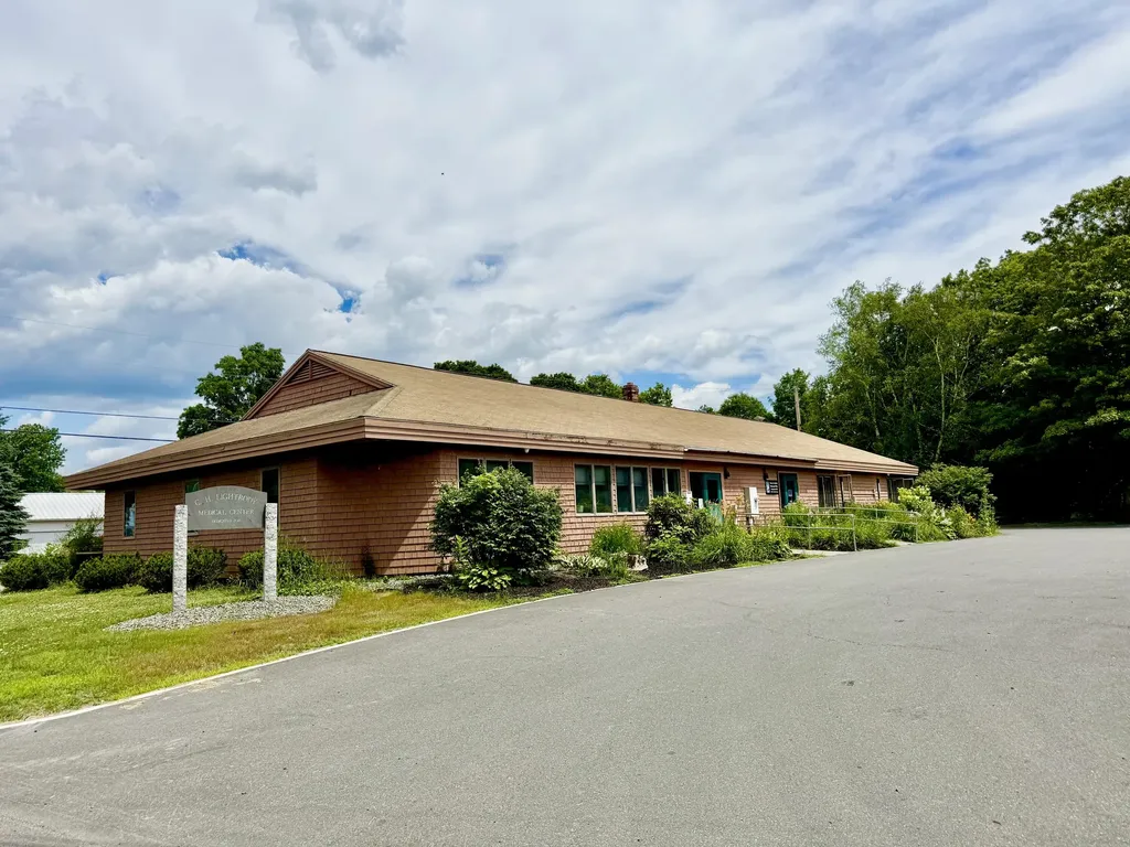 27 High Street Guilford ME 04443