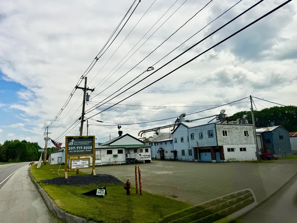 27 High Street Guilford ME 04443