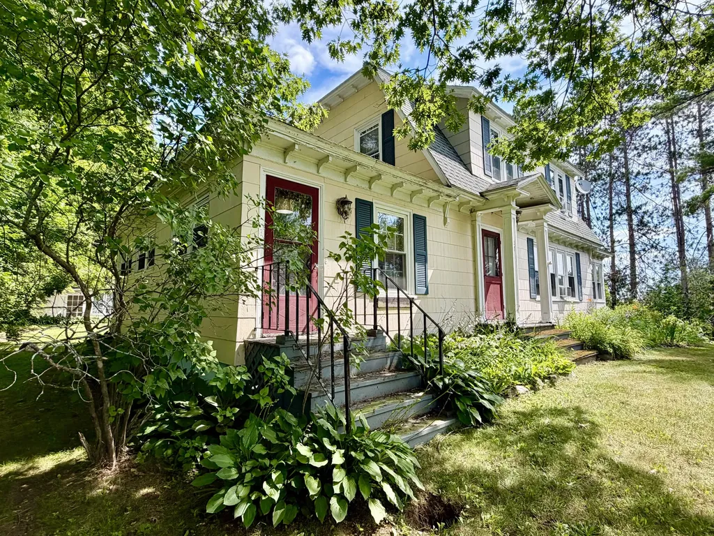 27 High Street Guilford ME 04443