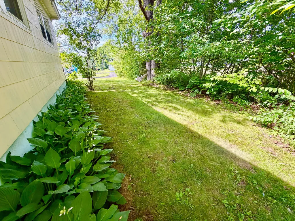 27 High Street Guilford ME 04443