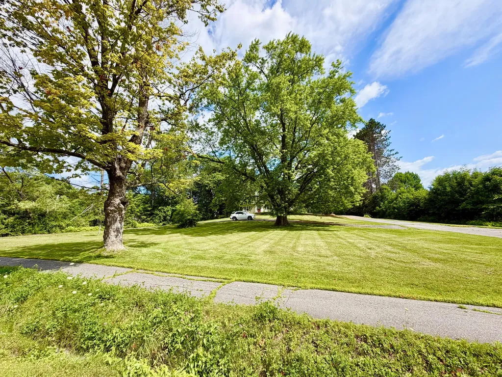 27 High Street Guilford ME 04443