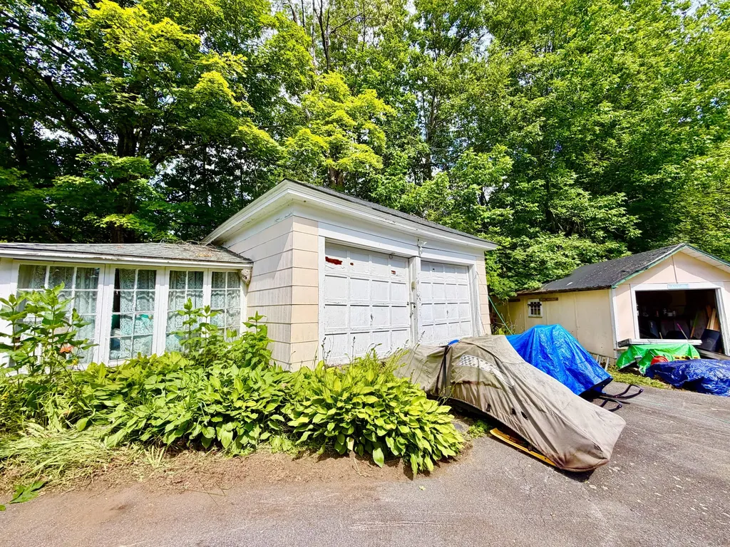 27 High Street Guilford ME 04443