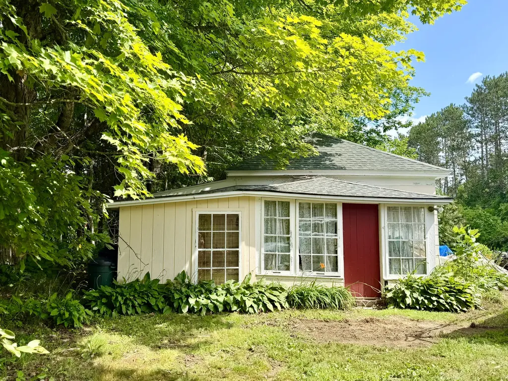 27 High Street Guilford ME 04443