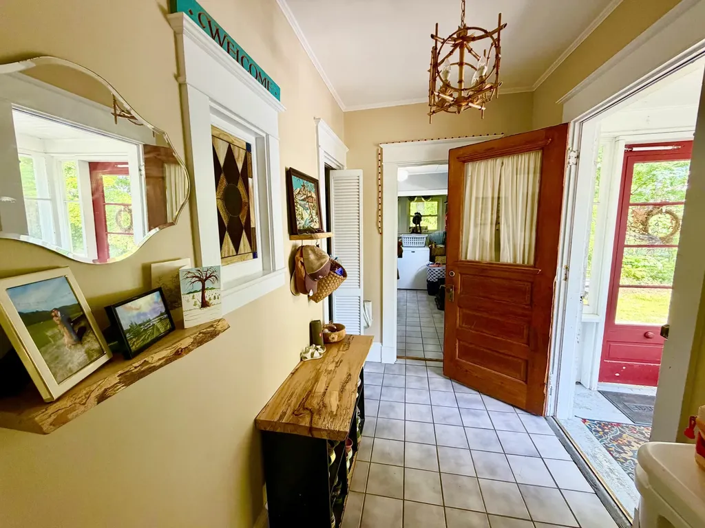 27 High Street Guilford ME 04443