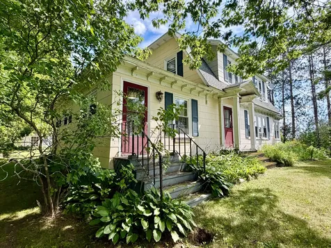 27 High Street Guilford ME 04443