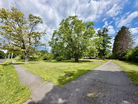 27 High Street Guilford ME 04443