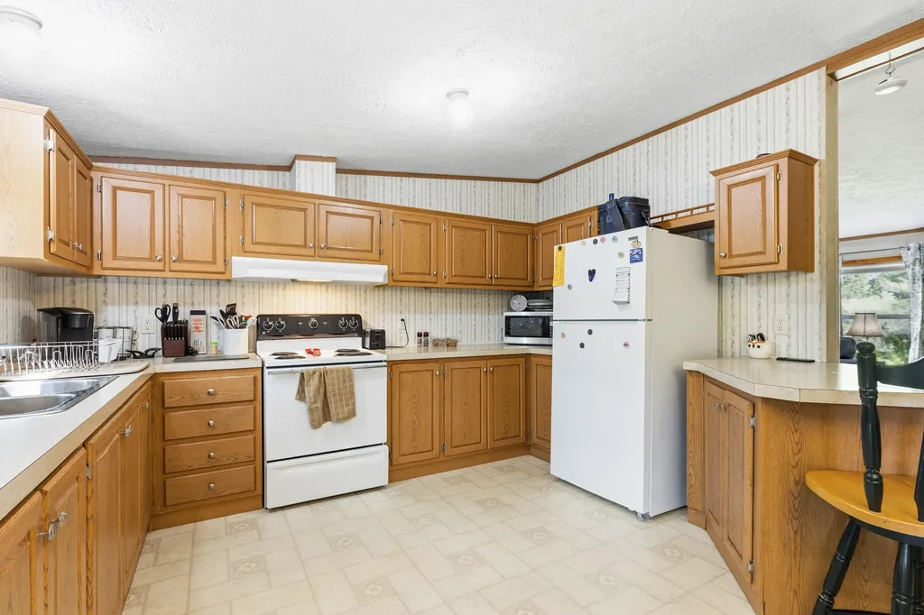 147 Mouse Lane Alfred ME 04002