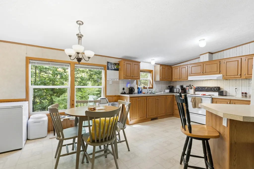 147 Mouse Lane Alfred ME 04002