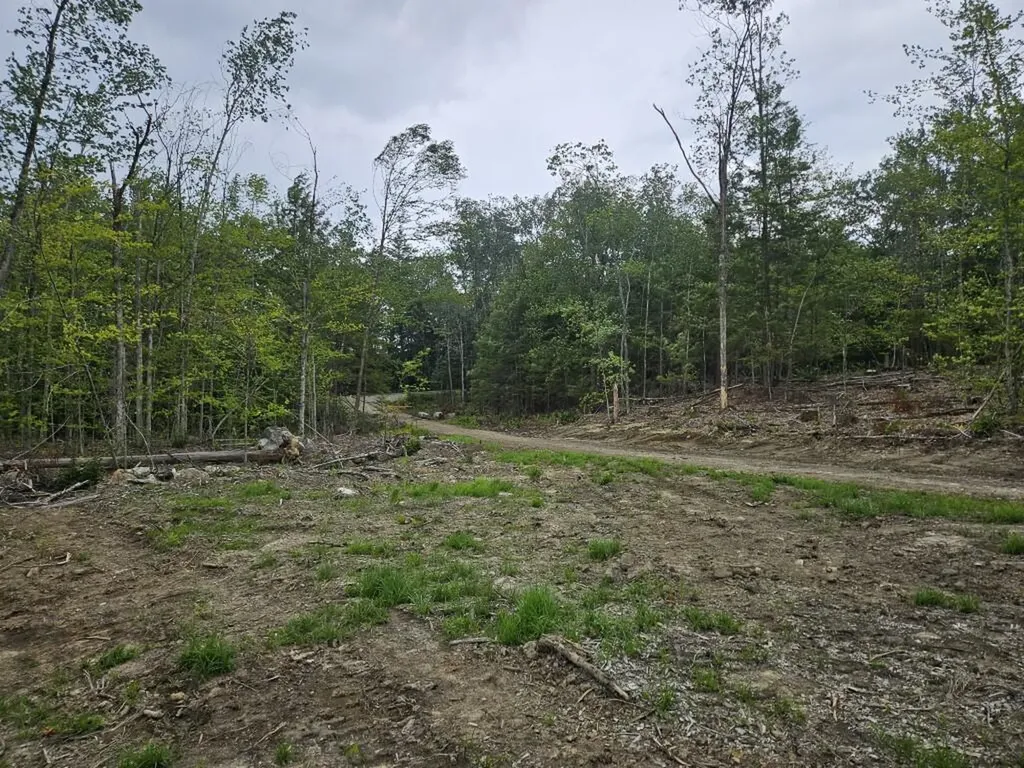 19A Quaker Ridge Road Leeds ME 04263