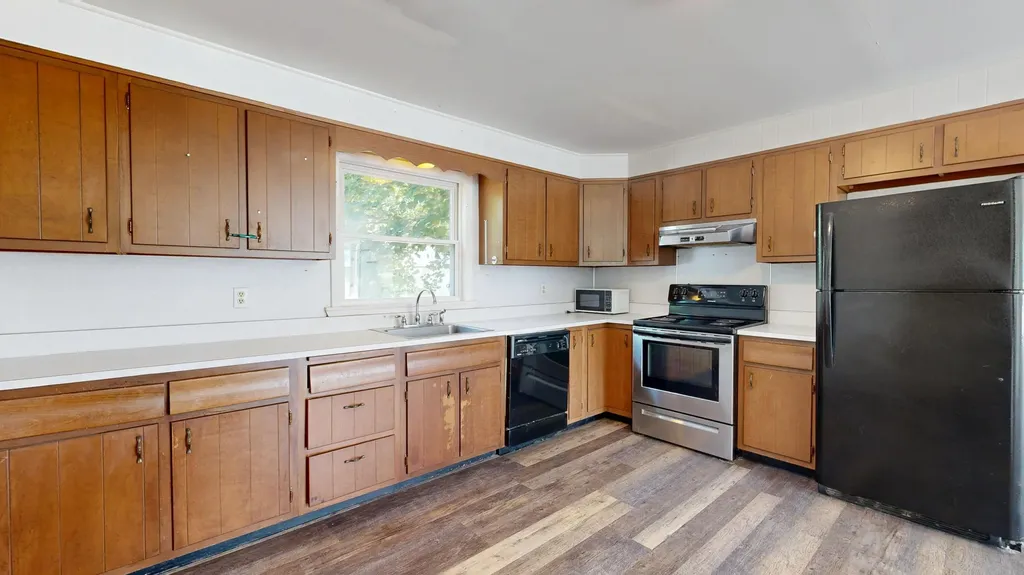 15 W Waterman Road Auburn ME 04210