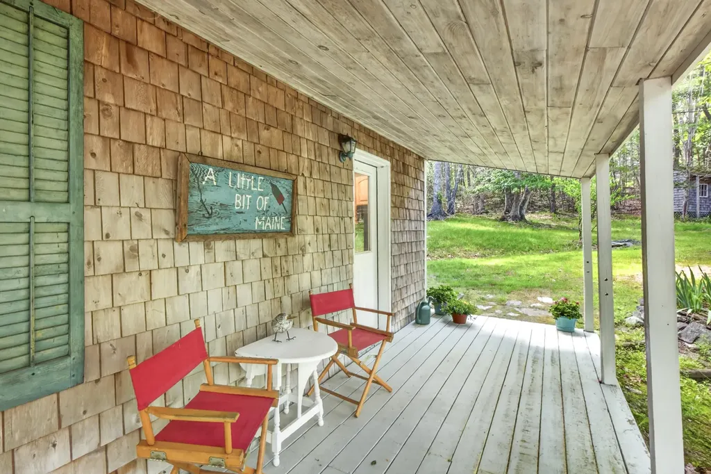 15 Little Road Bristol ME 04539