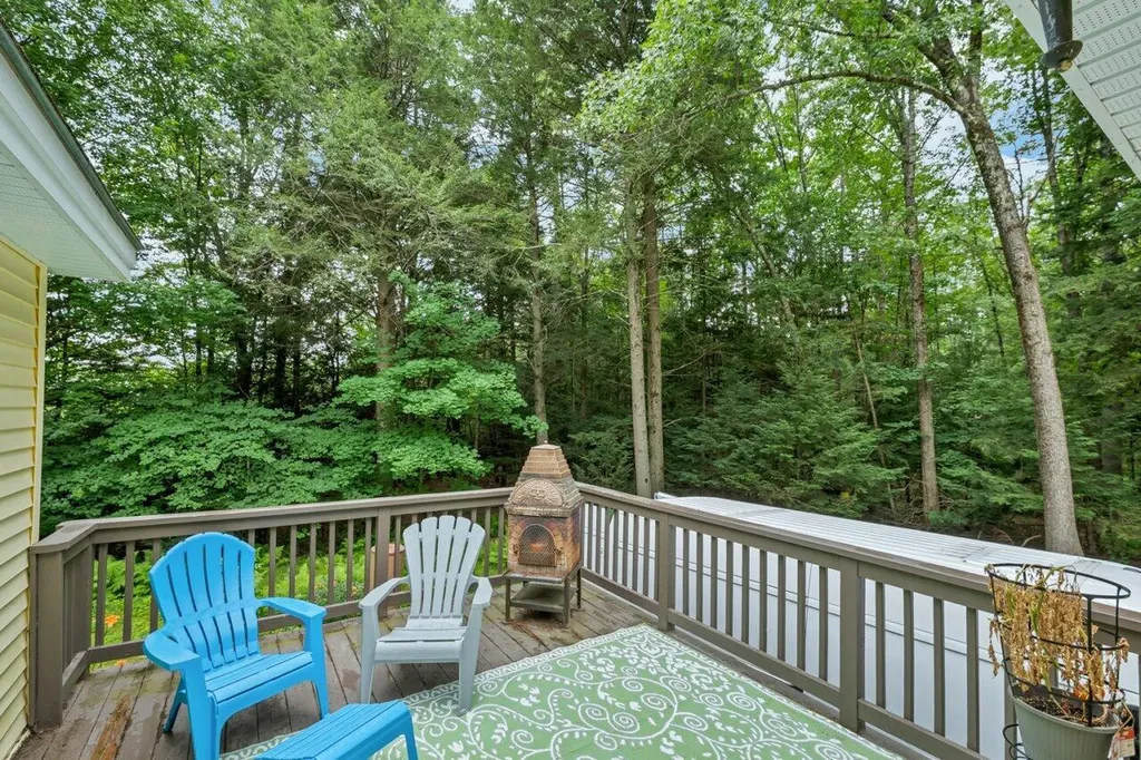 52 Pine Grove Lane Lebanon ME 04027