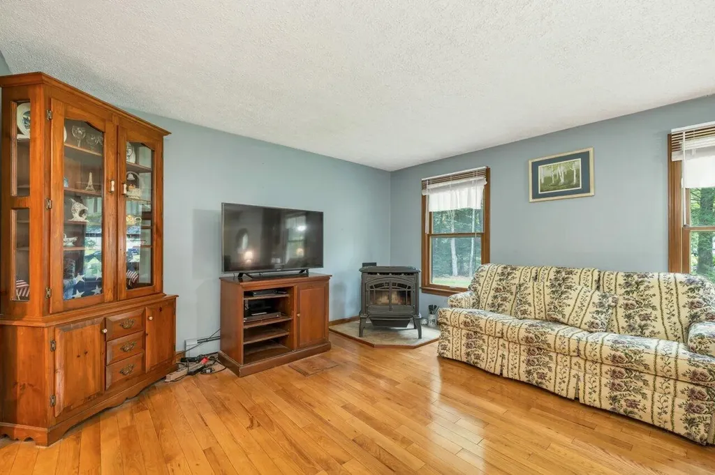 52 Pine Grove Lane Lebanon ME 04027