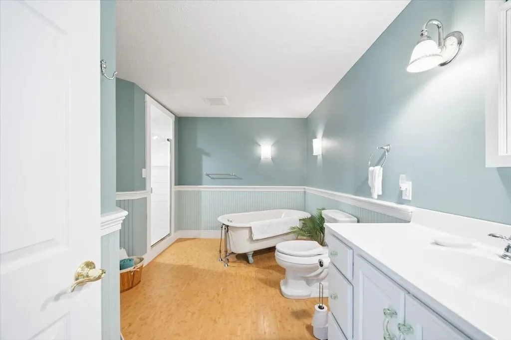 10 Shiretowne Common Drive Kennebunk ME 04043