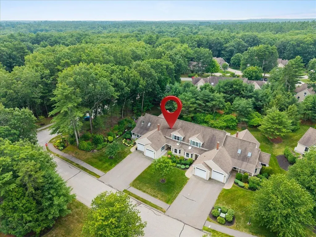 10 Shiretowne Common Drive Kennebunk ME 04043