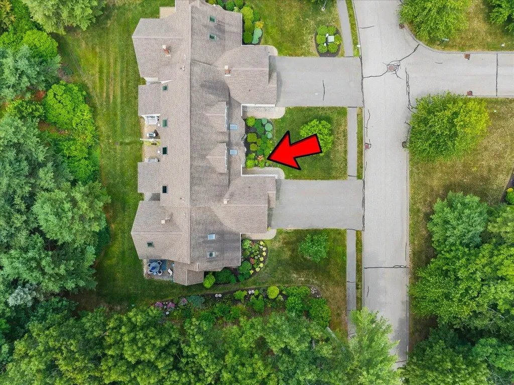 10 Shiretowne Common Drive Kennebunk ME 04043