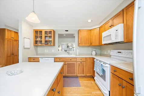 10 Shiretowne Common Drive Kennebunk ME 04043