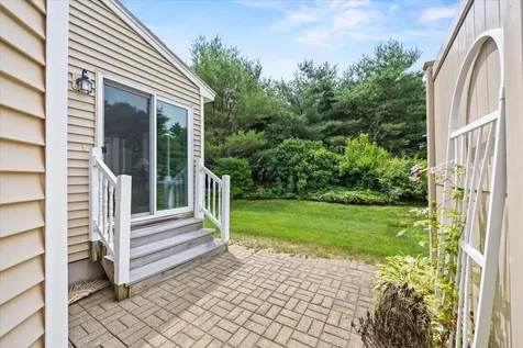 10 Shiretowne Common Drive Kennebunk ME 04043